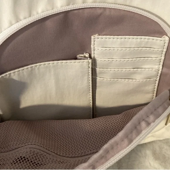 ISAAC MIZRAHI New York Tik Tok Viral Backpack| NWT| Cream Color - Picture 10 of 16